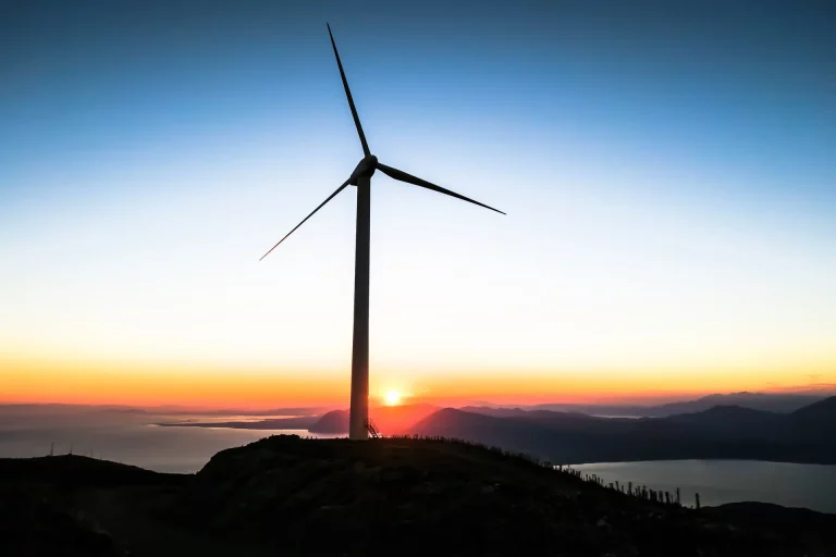 Read more about the article The Intersection of Cannabis and Clean Energy: What’s on the Horizon for these Emerging Industries?